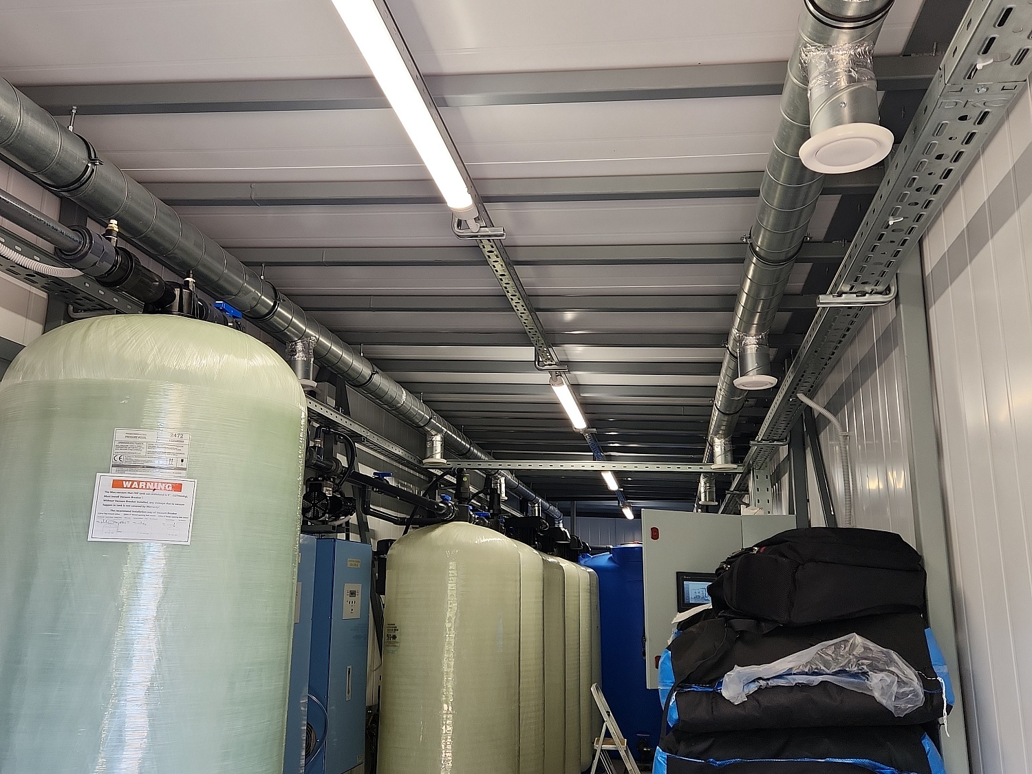 Строительство станции очистки воды. Великолукский район, п. Дорожный